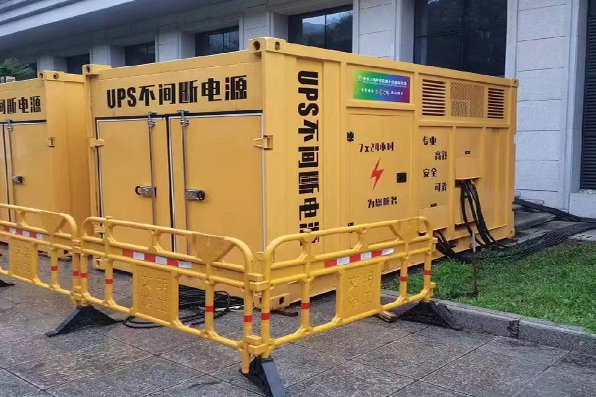 鼎湖发电机租赁施工现场